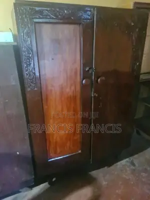 Almari Teak