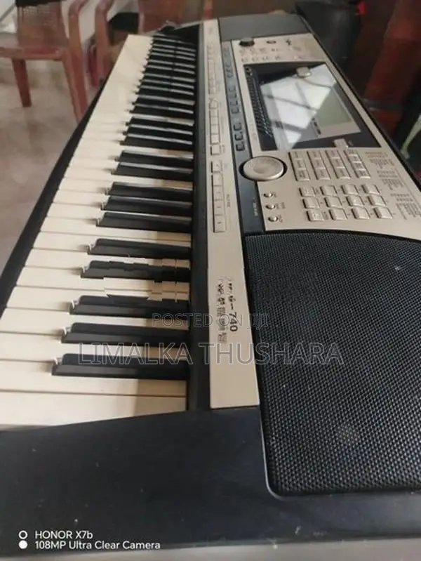 Keyboard Yamaha PSR-740