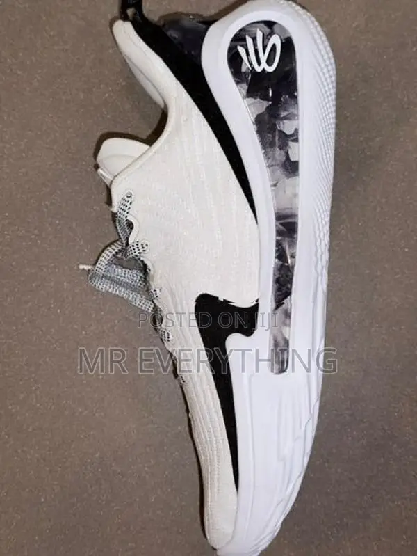 Authentic Under Armour Curry Flow 12 Shoes