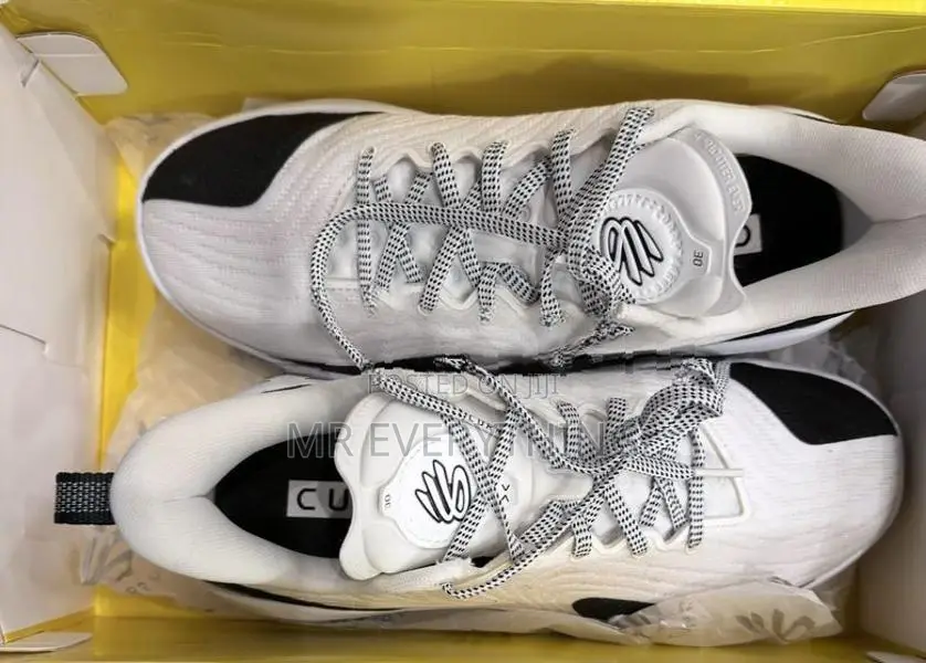 Authentic Under Armour Curry Flow 12 Shoes