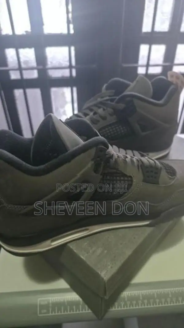 Nike Air Jordan Retro 4 - Cave Stone