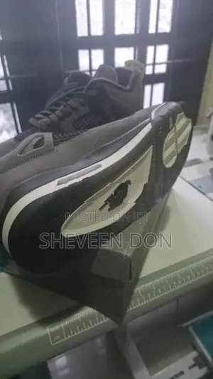 Nike Air Jordan Retro 4 - Cave Stone