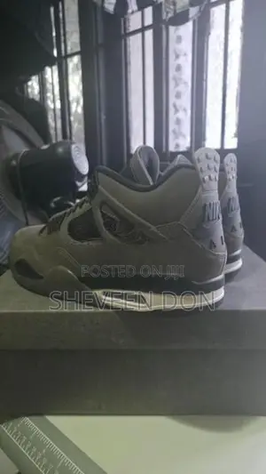 Nike Air Jordan Retro 4 - Cave Stone