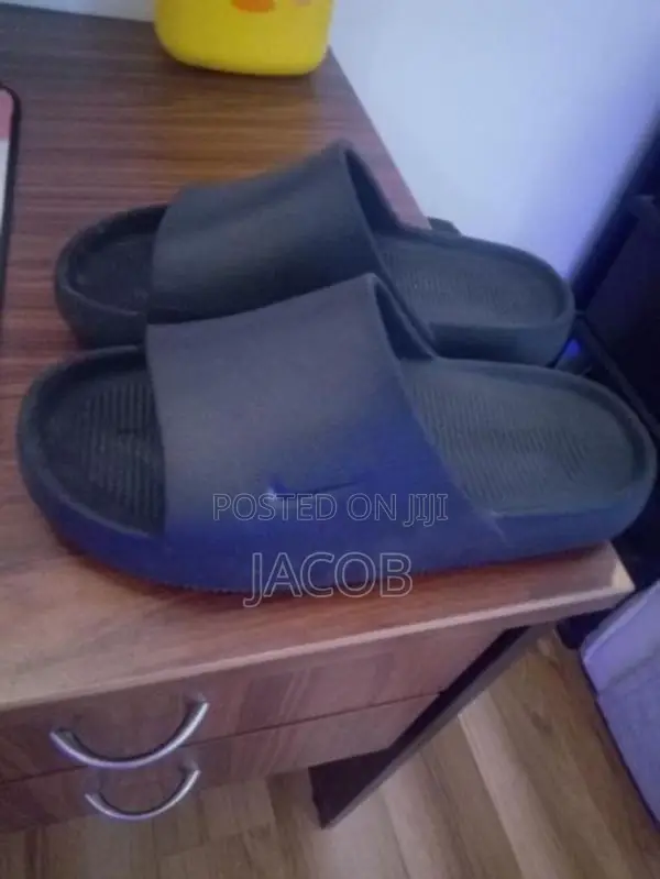 Nike Calm Slides