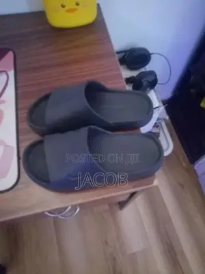 Nike Calm Slides