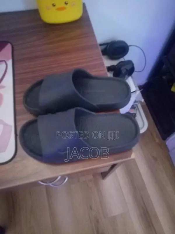 Nike Calm Slides