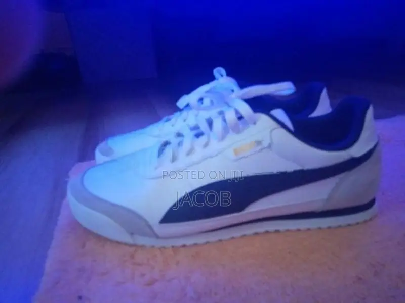 Puma Sneakers