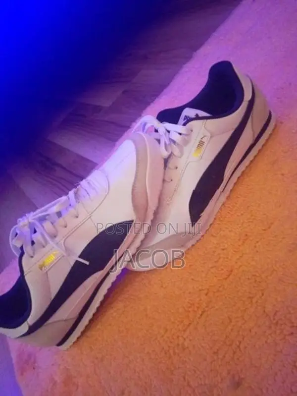 Puma Sneakers