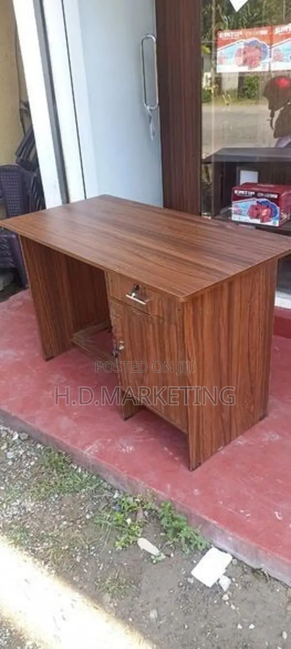 4*2ft Melamine Office Table