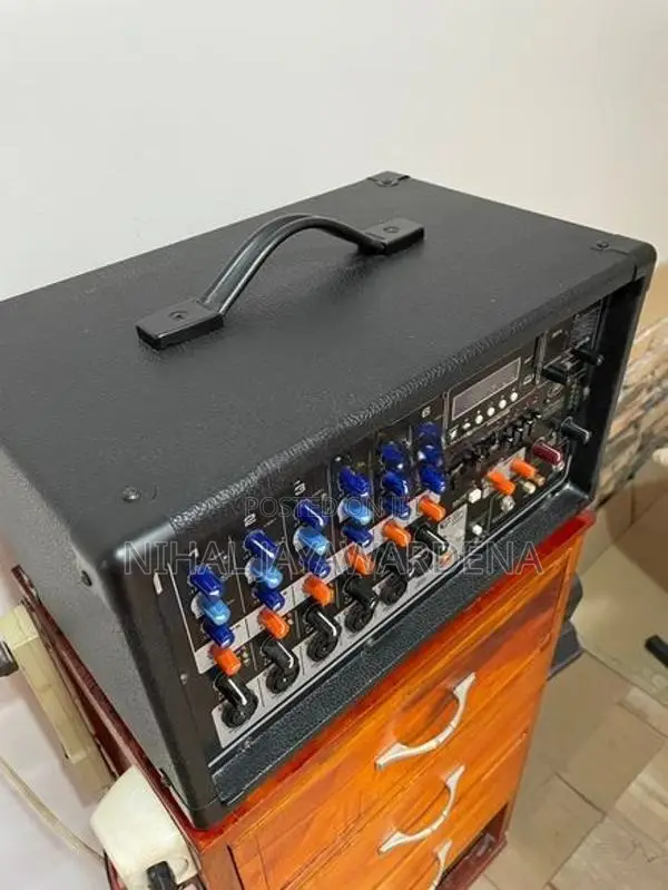 Peavey PVi 6500 6-channel 400W Powered Mixer