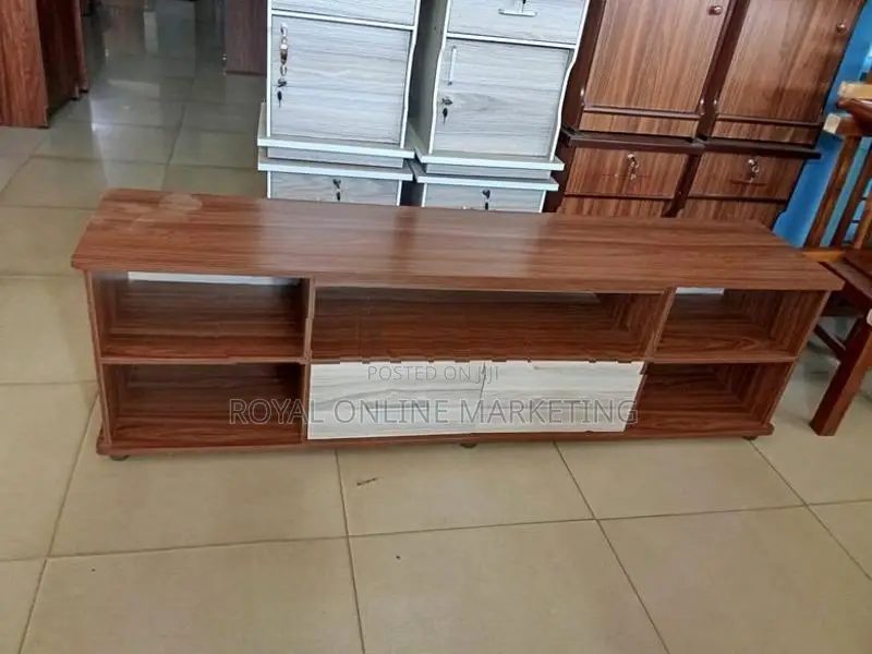TV Stand (O-20)