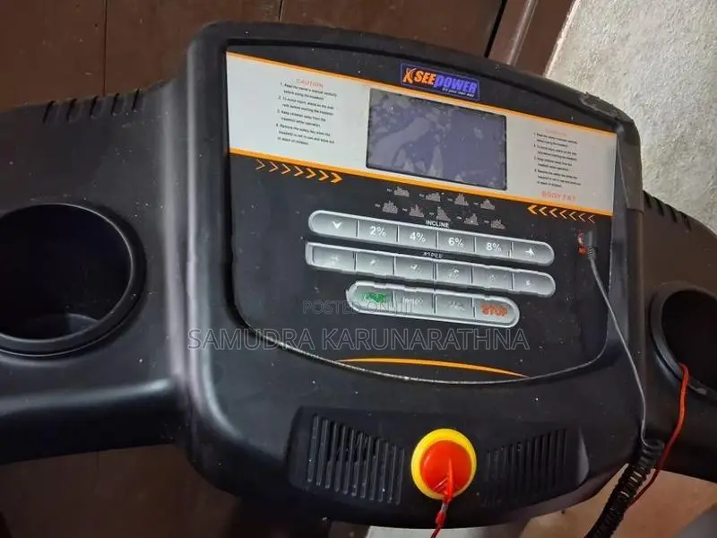 120kg new condition small hours used tread mill, very one