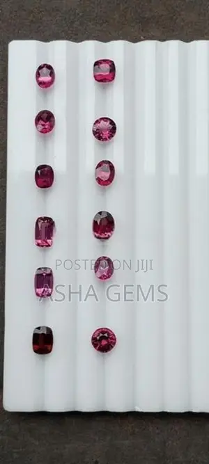 Netural Rodolghit Garnat Full Clean Stone