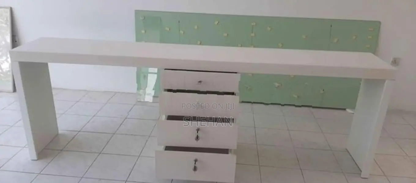 Dressing table