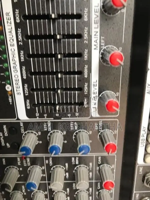 Powered mixer