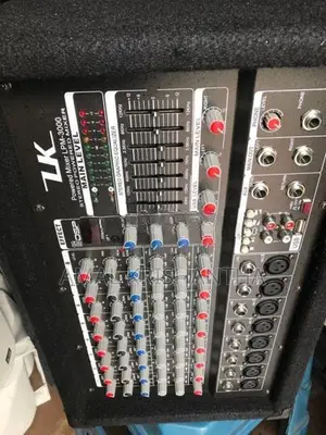 Powered mixer