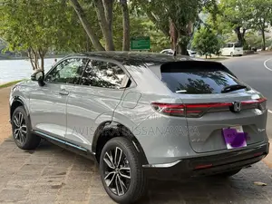 Honda Vezel 2024 Gray
