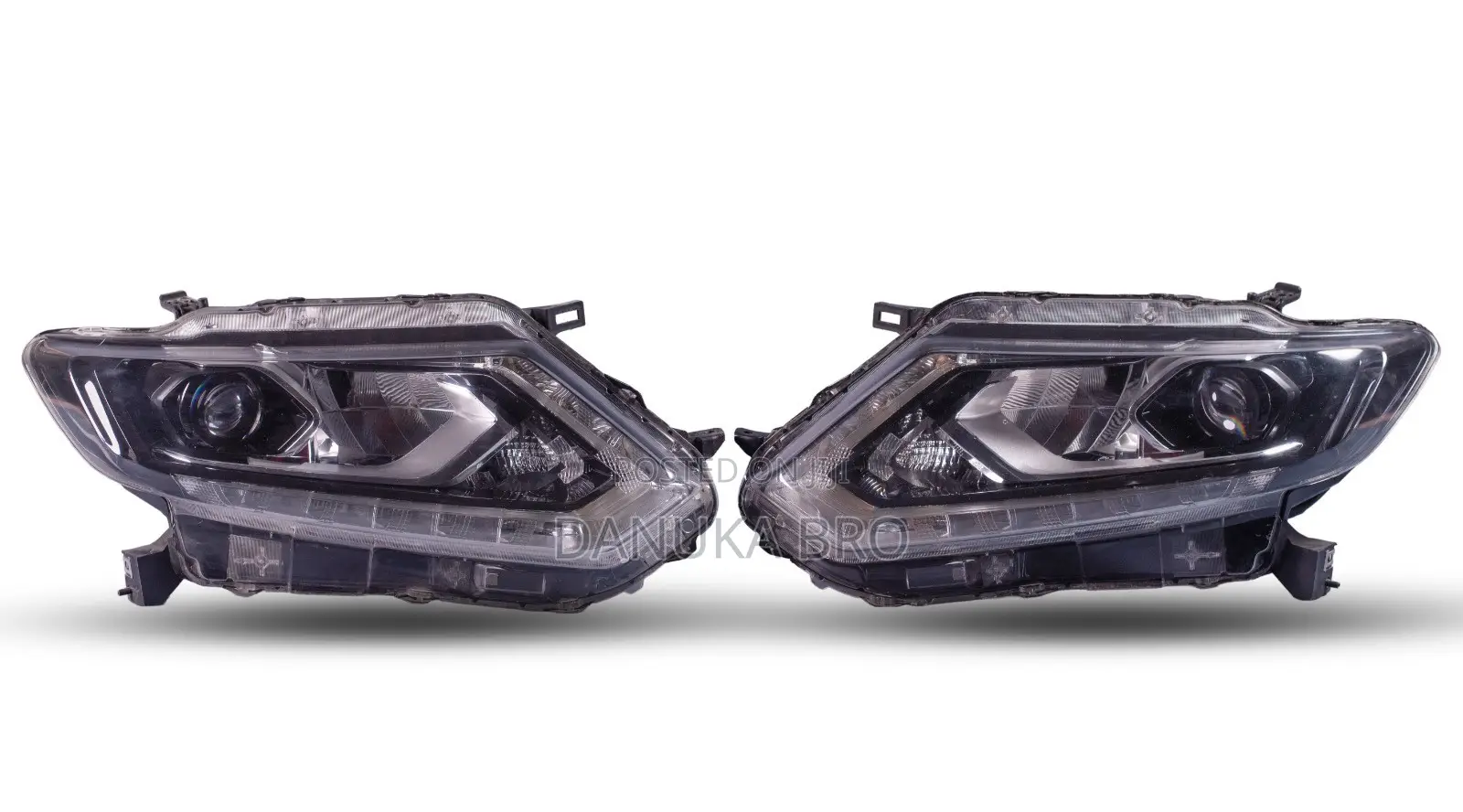 Nissan X Trail Head Light