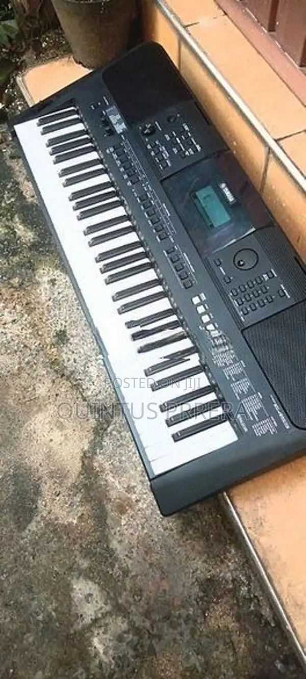 Yamaha E 353 Keyboard