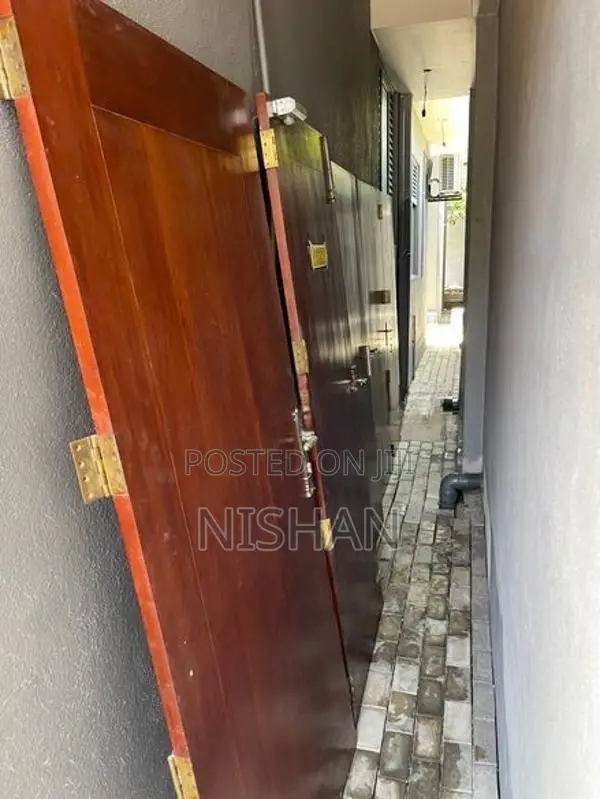Mahogany Doors (9 nos)