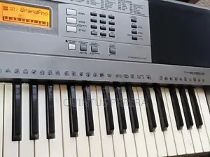 Yamaha E 353 Keyboard