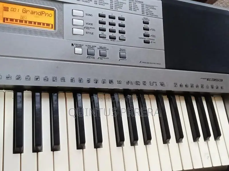 Yamaha E 353 Keyboard