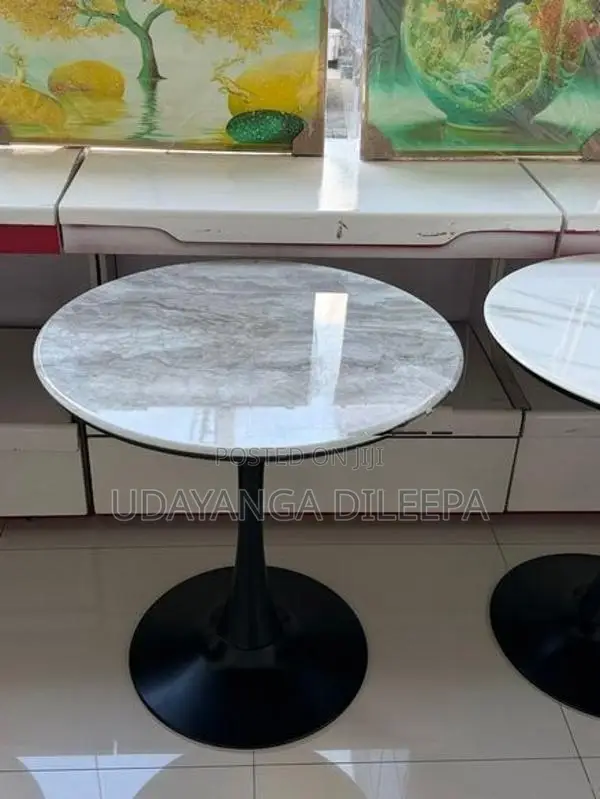 round dining table for cafe and restaurant