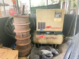 Tyre retreading machines