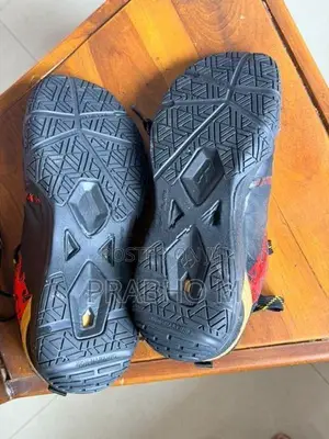 Badminton Shoes