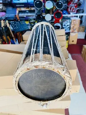 පහතරට බෙර (පොල් ලී)
