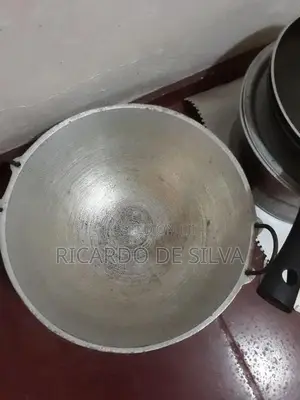 1 Large Pan with Lid, Aluminium Wok, Nonstick