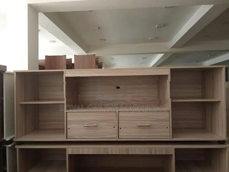TV Stand (O-22)