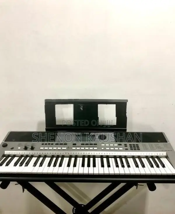 Yamaha PSR E443 Keyboard