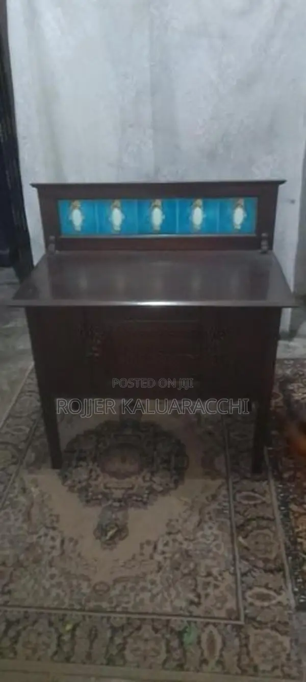 Antique Wash Basing Table