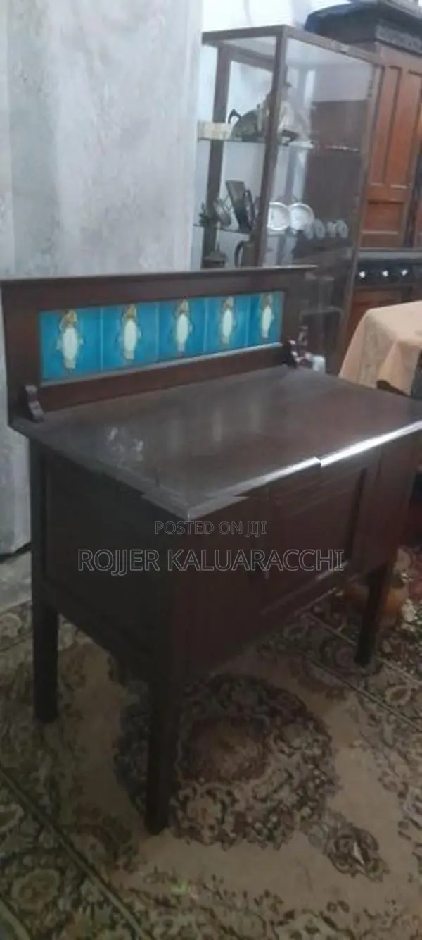 Antique Wash Basing Table