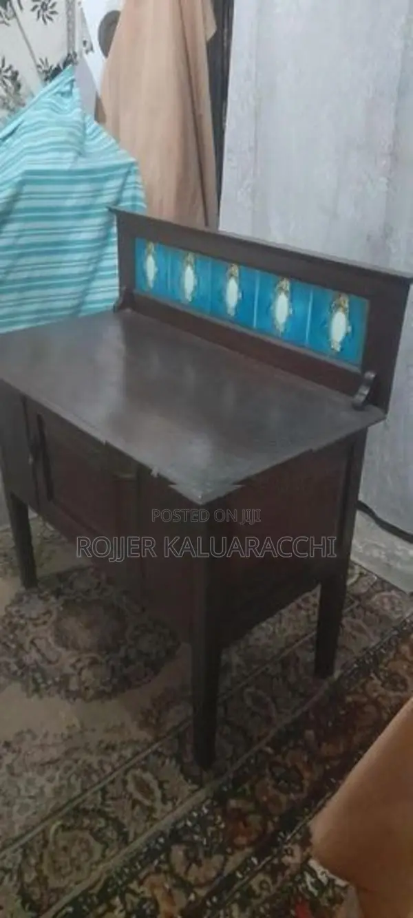 Antique Wash Basing Table