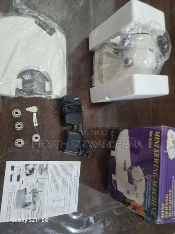 Mini Sewing Machine