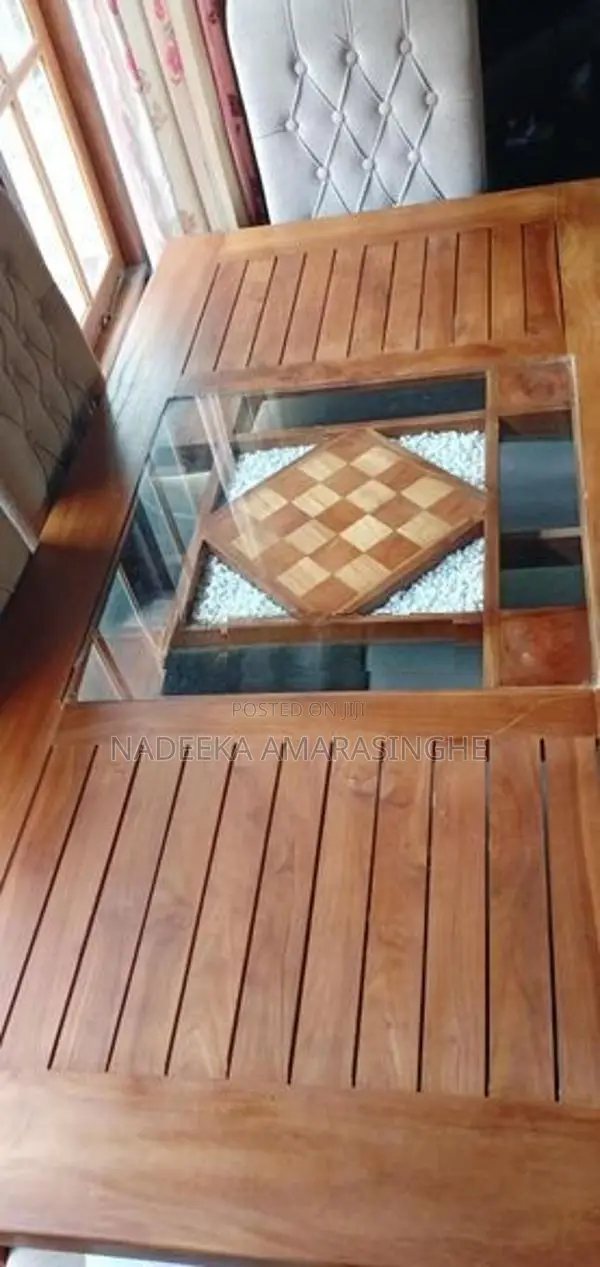 Table with 6 chairs