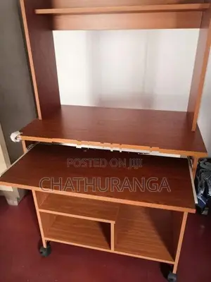 Computer table
