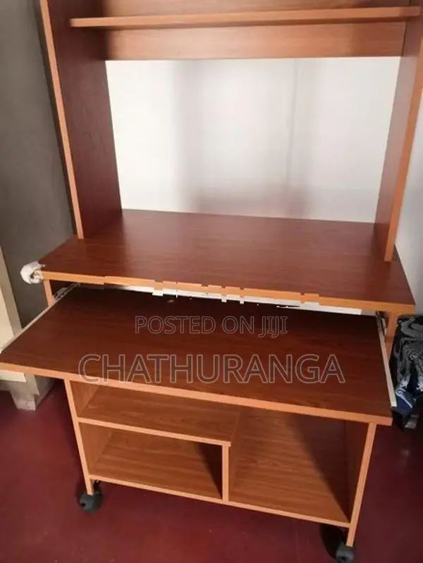 Computer table