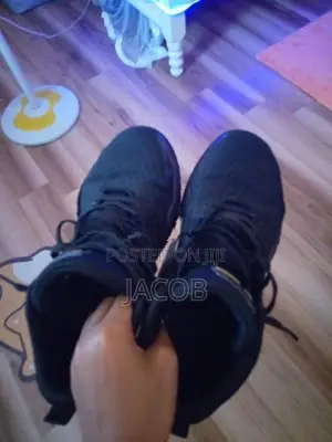 Basketball Shoes Avi