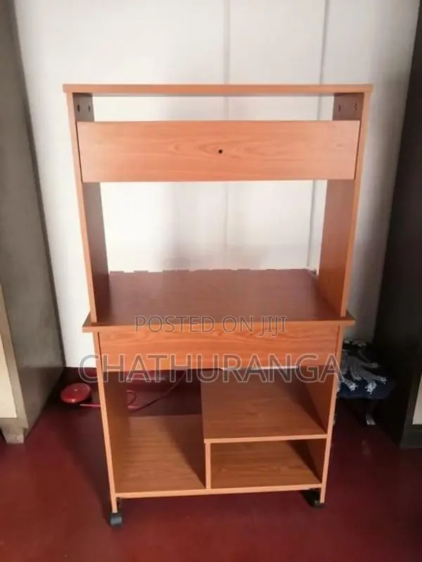 Computer table
