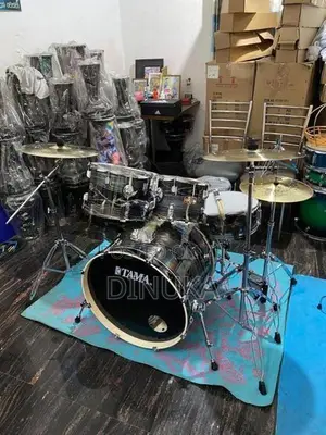 TAMA Imperial star Acoustic drum set