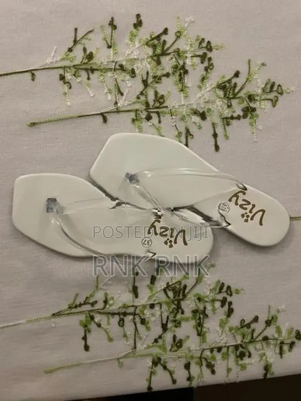 ladies normal flat slippers