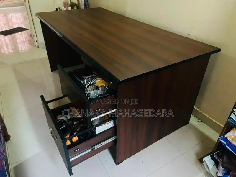 Executive Table - Damro