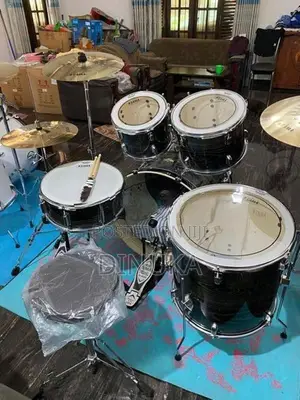 TAMA Imperial star Acoustic drum set