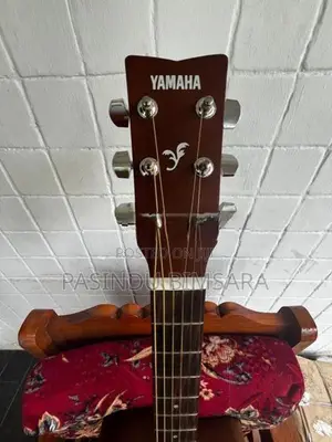Yamaha FS100C Guitar