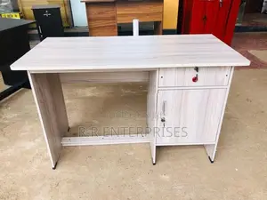 New 4*2 Ft Melamine Office Table