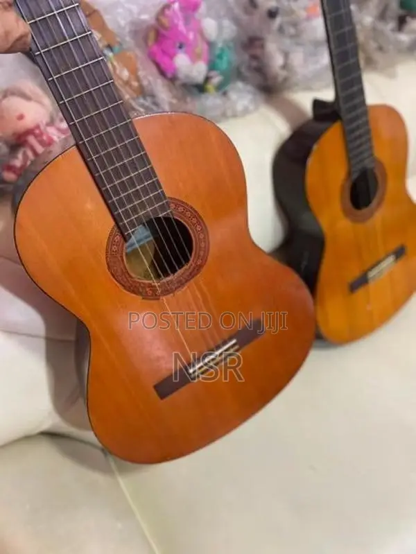 Yamaha CX-40 Semi Classical Box Guitar