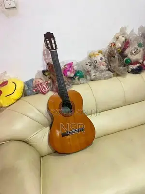 Yamaha CX-40 Semi Classical Box Guitar